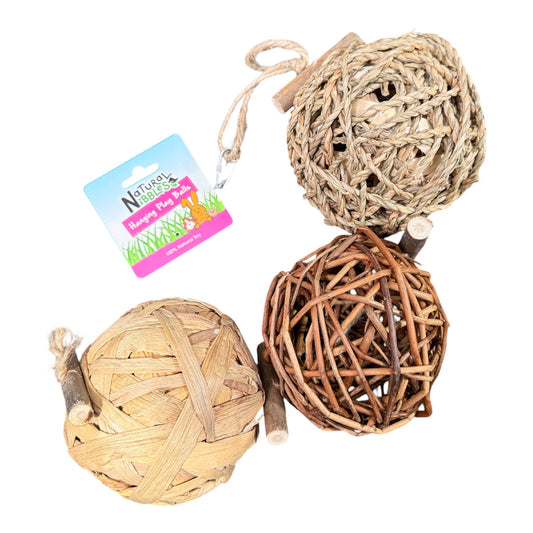Natural Nibbles Large Seagrass, Willow & Corn Husk Hanging Play Balls